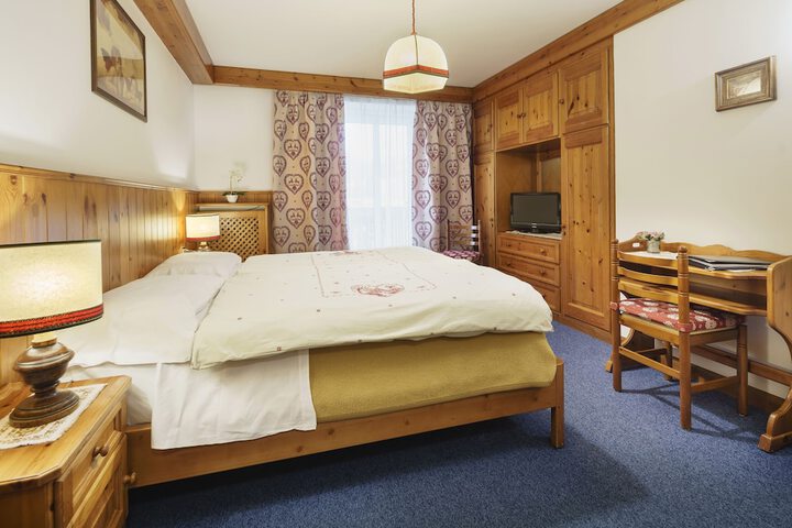Room 13 of 60