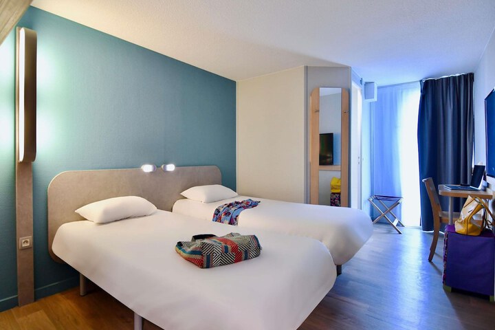Room 10 of 41