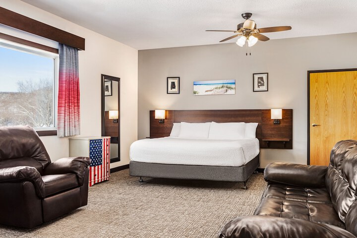 1 King Bed (17 of 30)