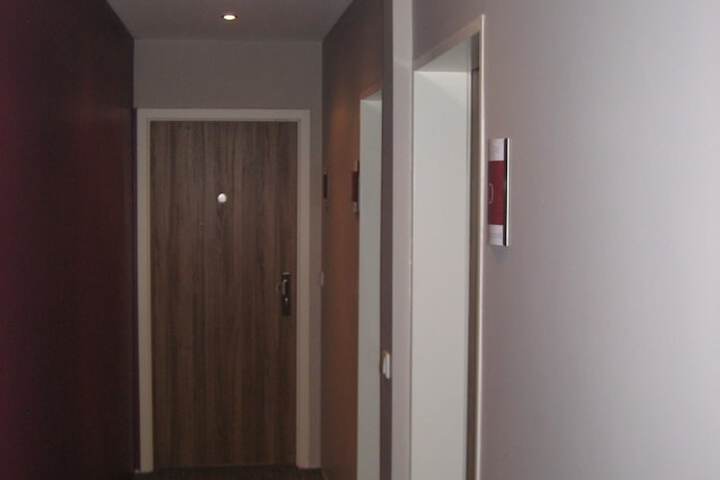 Ballroom/Hall 35 of 38