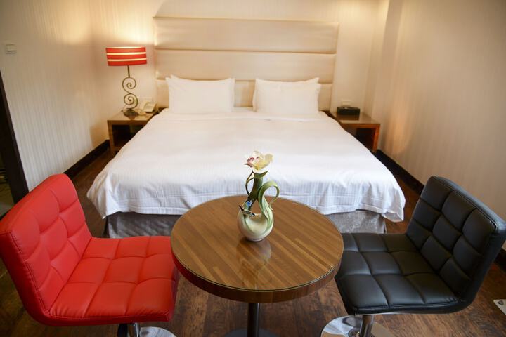Room 21 of 40