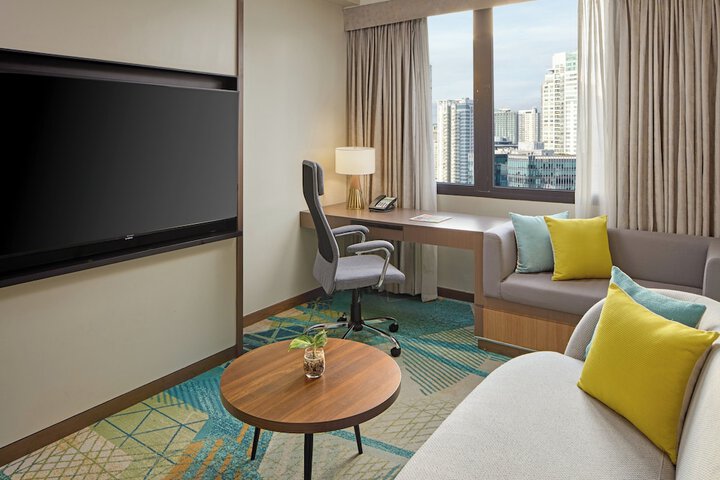 Room 32 of 100