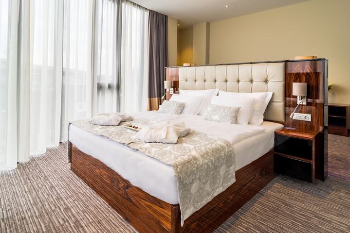 Room 21 of 53