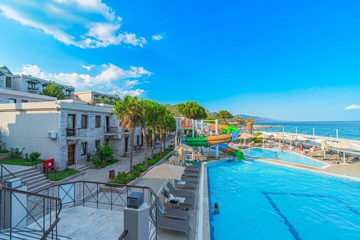 Pools & Facilities