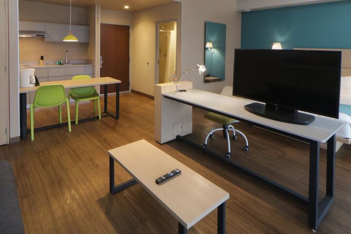 Room 35 of 104