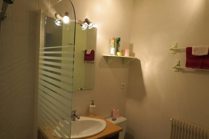 Room 8 of 14