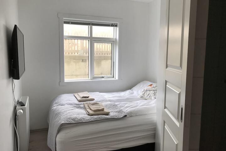Room 15 of 33
