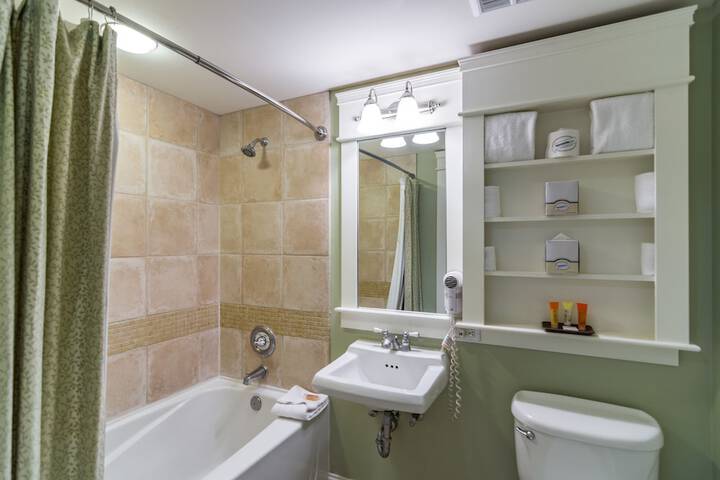 Room 193 of 270