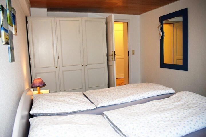 Room 12 of 30