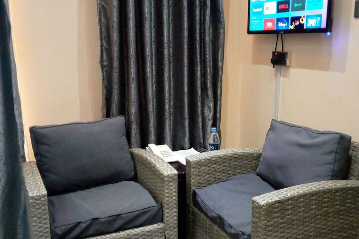 Room 8 of 36