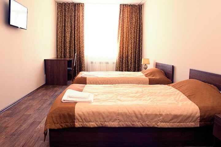 Room 8 of 16