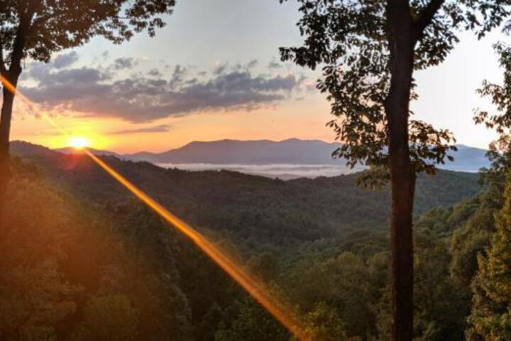 Moose Mountain Lodge - Ellijay GA in Ellijay, GA