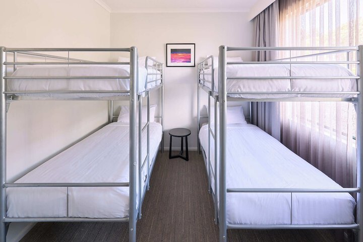 Room 6 of 25