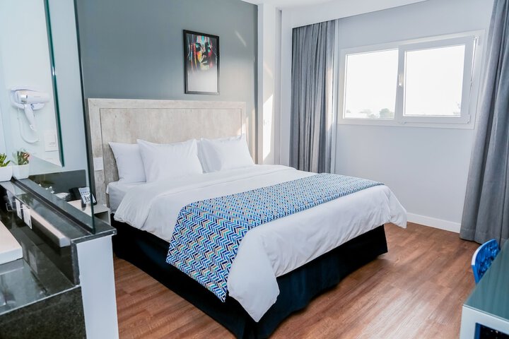 Room 12 of 48