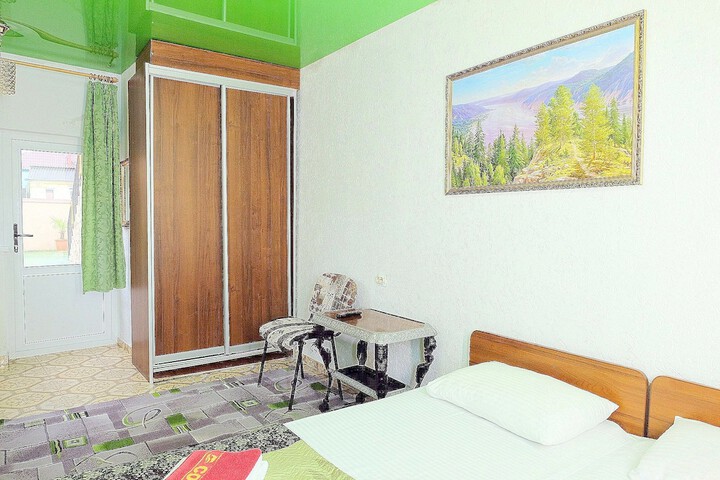 Room 16 of 48