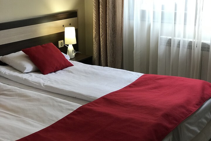 Room 37 of 98