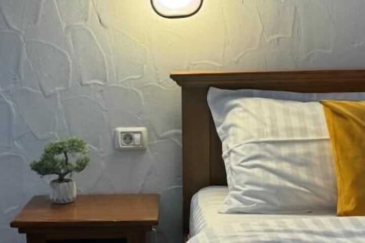 Room 6 of 20