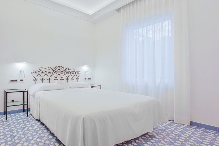 Room 25 of 111