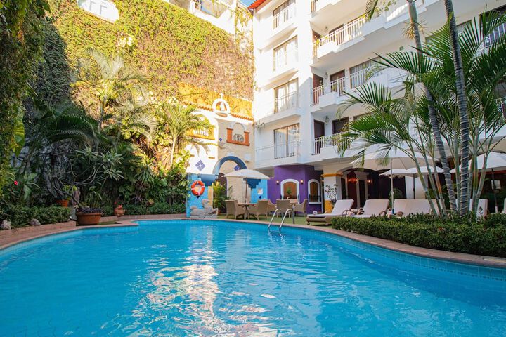 Pool Hotel