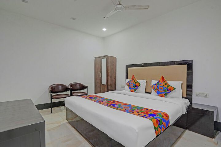 Room 14 of 22