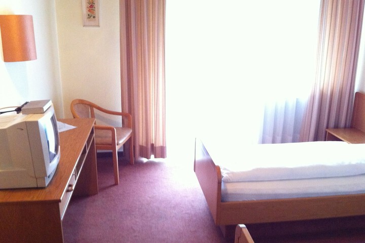 Room 2 of 18