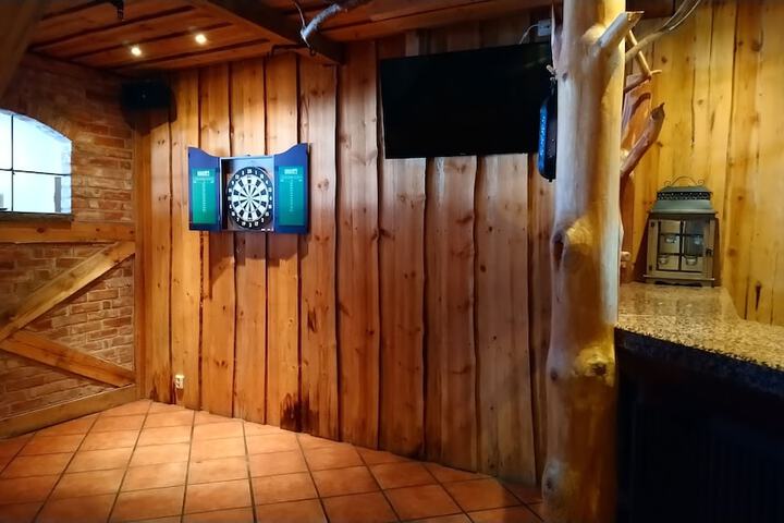 Lounge 79 of 139