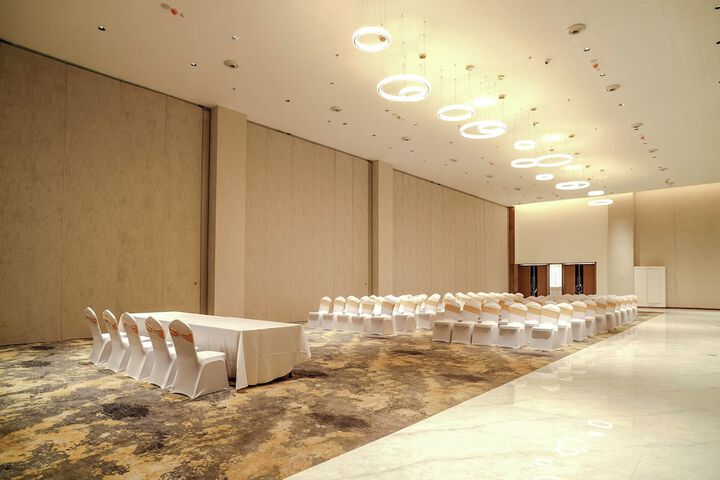 Ballroom/Hall 59 of 70