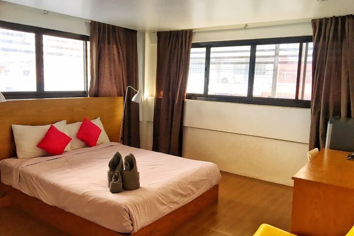 Room 4 of 20