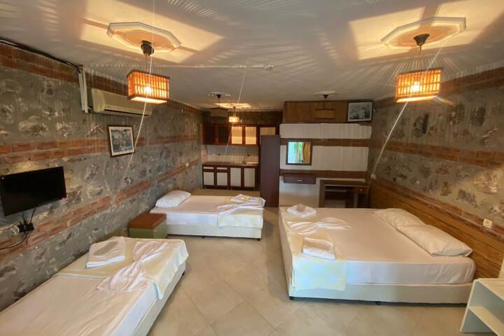 Room 12 of 52