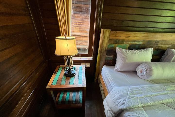 Room 3 of 42
