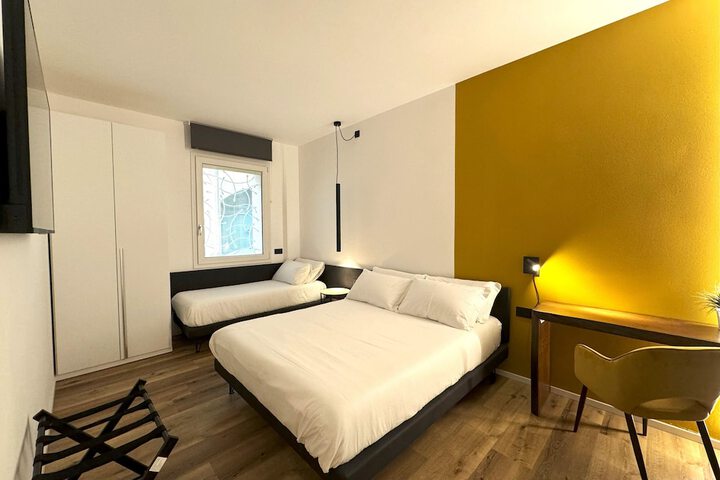 Room 22 of 36