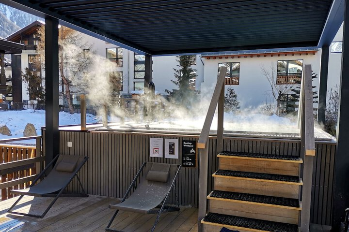 Spa 21 of 36