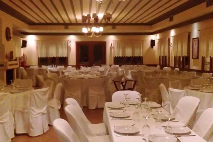 Ballroom/Hall 12 of 18