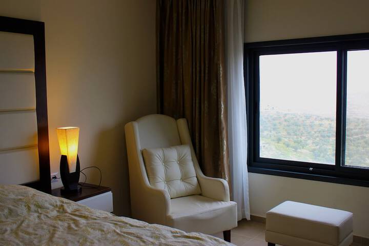 Room 50 of 107
