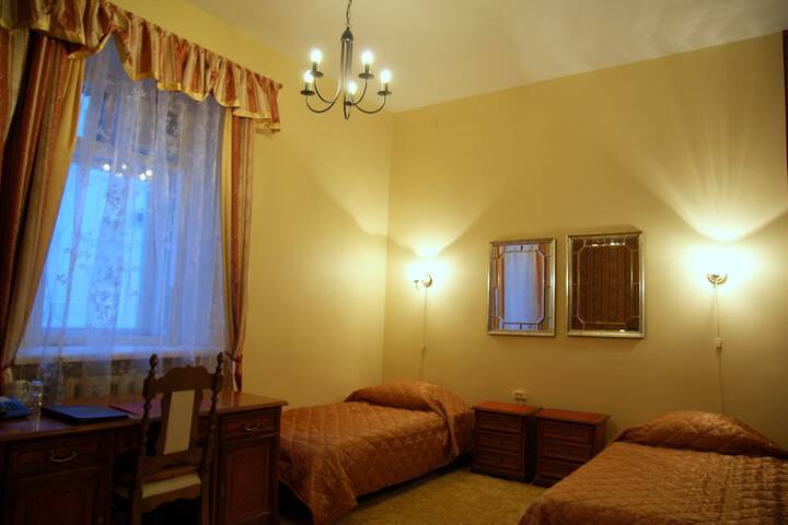Room 16 of 62