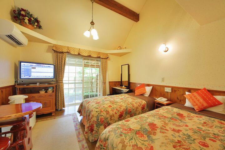Room 6 of 36