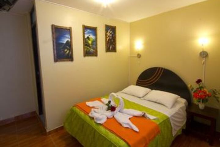 Room 6 of 13