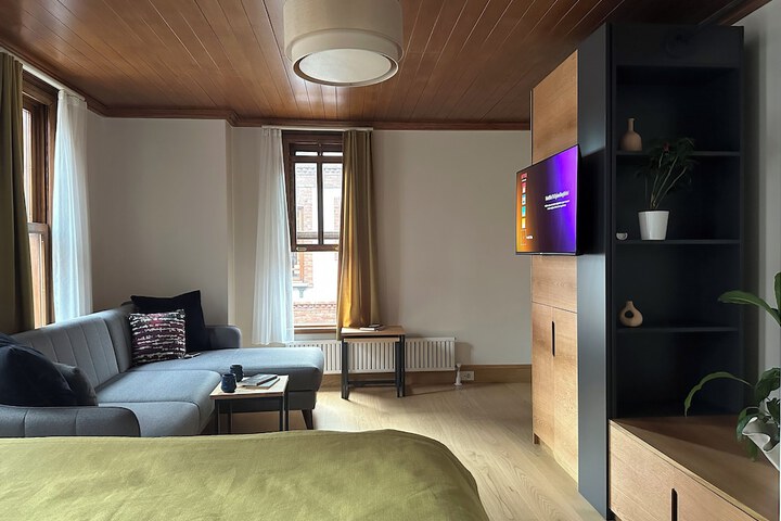 Room 11 of 15