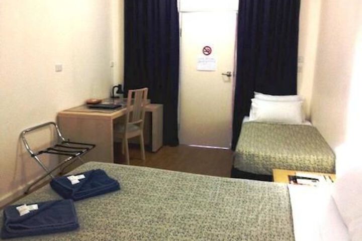 Room 18 of 33