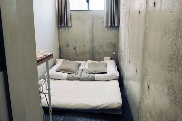 Room 19 of 48