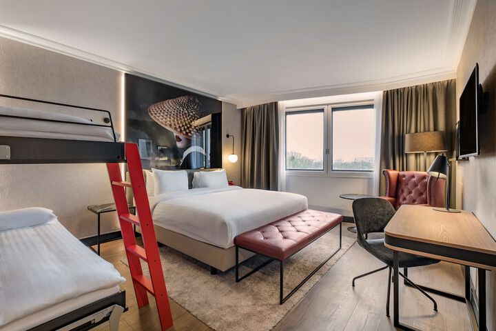Room 17 of 86
