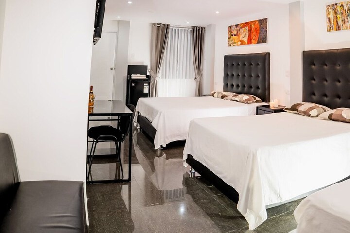 Room 5 of 10