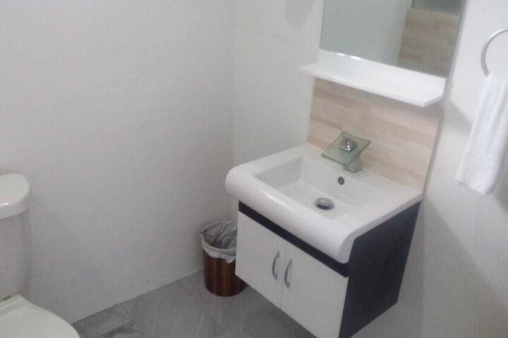 Room 6 of 7