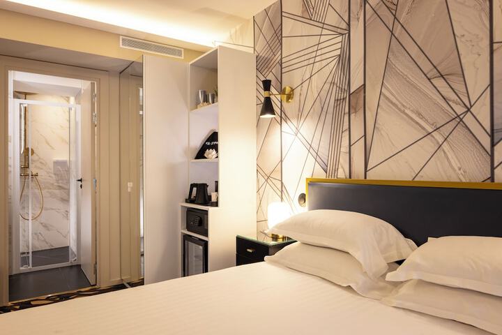 Room 40 of 120