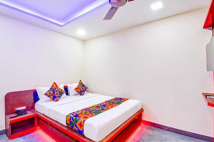 Room 16 of 37