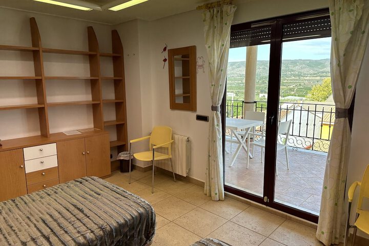 Room 35 of 165