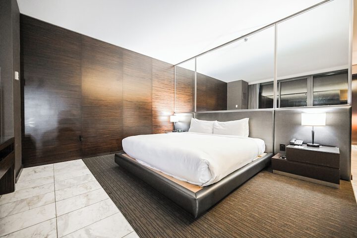 Room 76 of 484