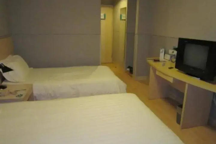 Room 3 of 5