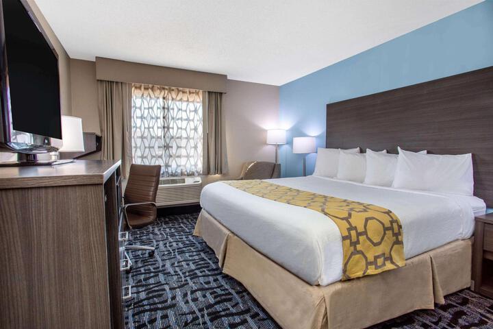 1 King Bed (19 of 19)