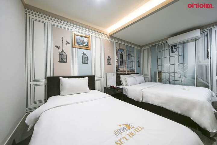 Room 16 of 55